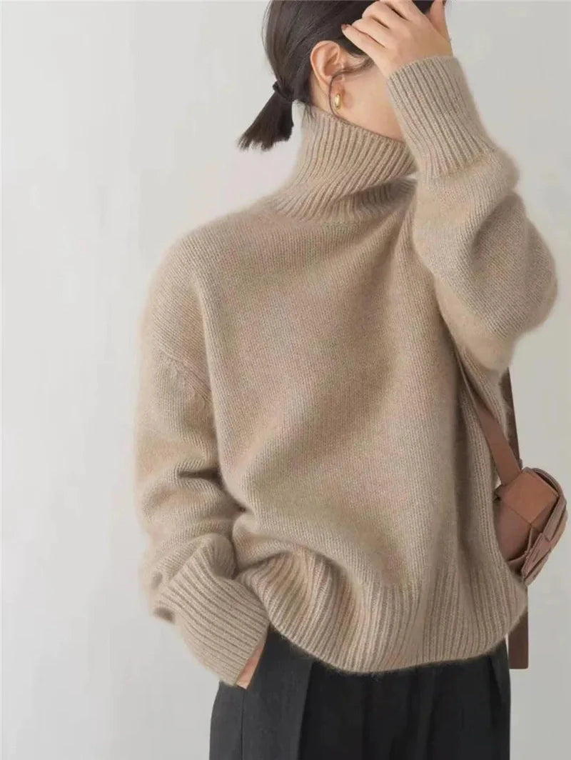 Luxurious Cashmere Sweater Women - Soft Black Turtleneck for Ultimate Comfort