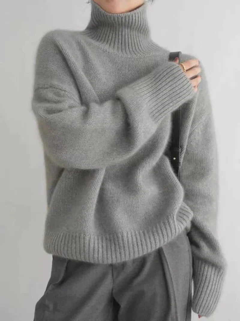 Luxurious Cashmere Sweater Women - Soft Black Turtleneck for Ultimate Comfort