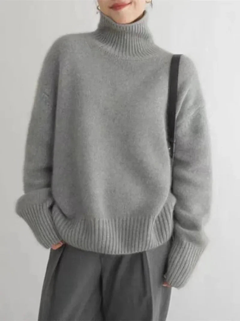 Luxurious Cashmere Sweater Women - Soft Black Turtleneck for Ultimate Comfort
