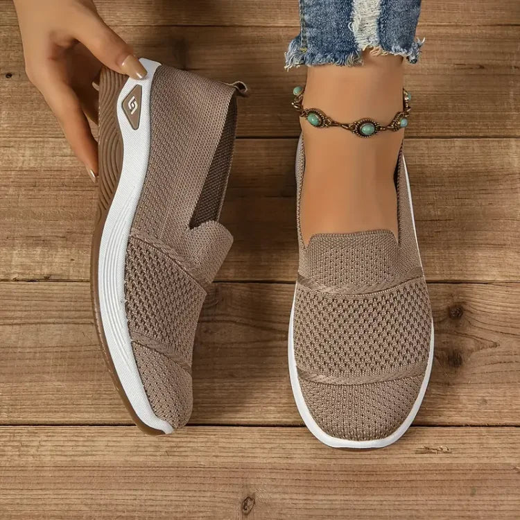 Calla Cushioned Sneakers