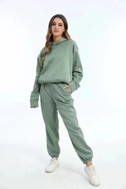 CozyNest – Women's Hoodie and Sweatpants Set for Stylish Everyday Comfort