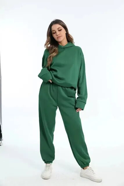 CozyNest – Women's Hoodie and Sweatpants Set for Stylish Everyday Comfort