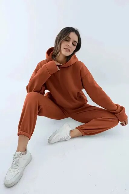 CozyNest – Women's Hoodie and Sweatpants Set for Stylish Everyday Comfort