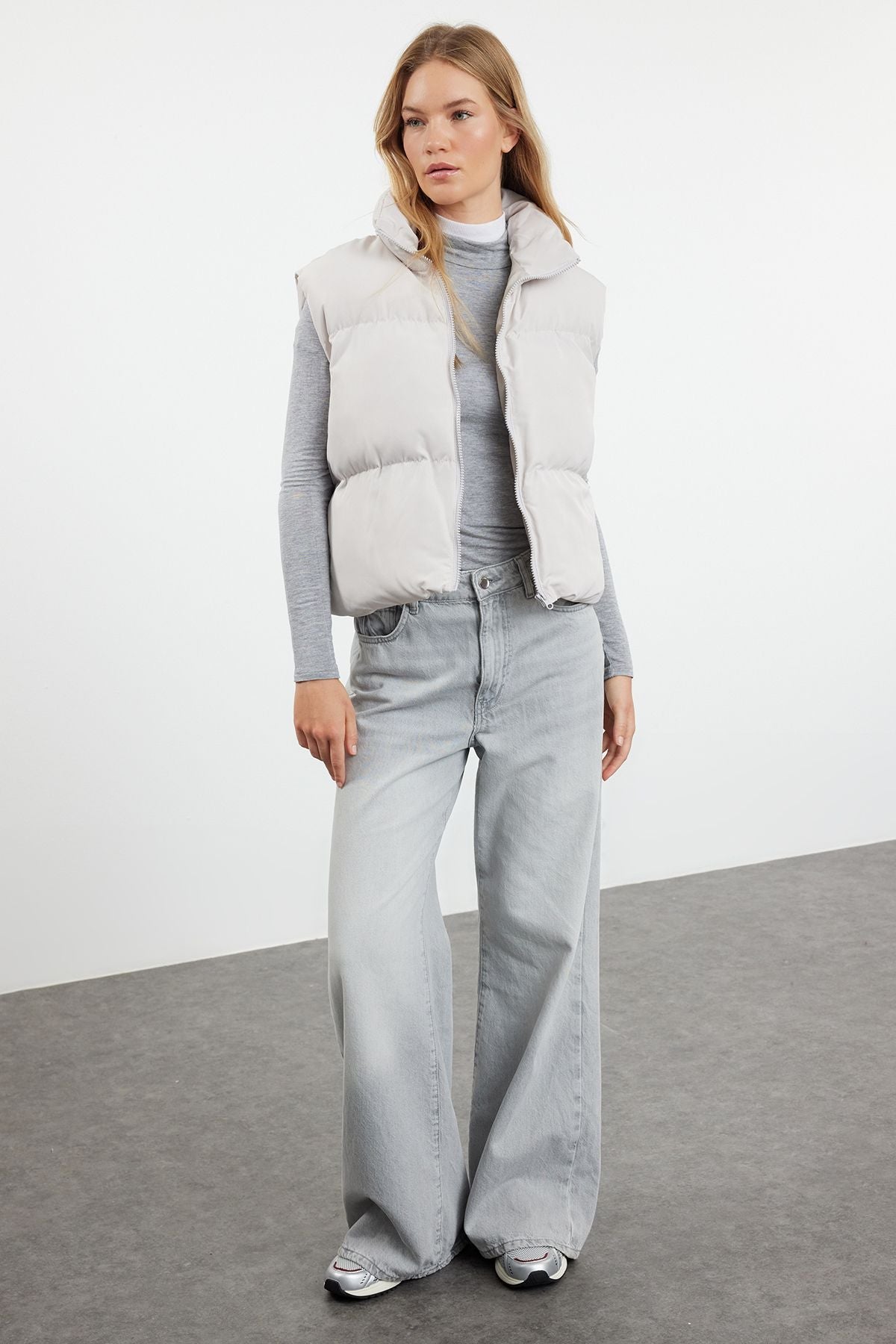 Lightweight Linen Vest for Women - Versatile White Summer Layering Piece