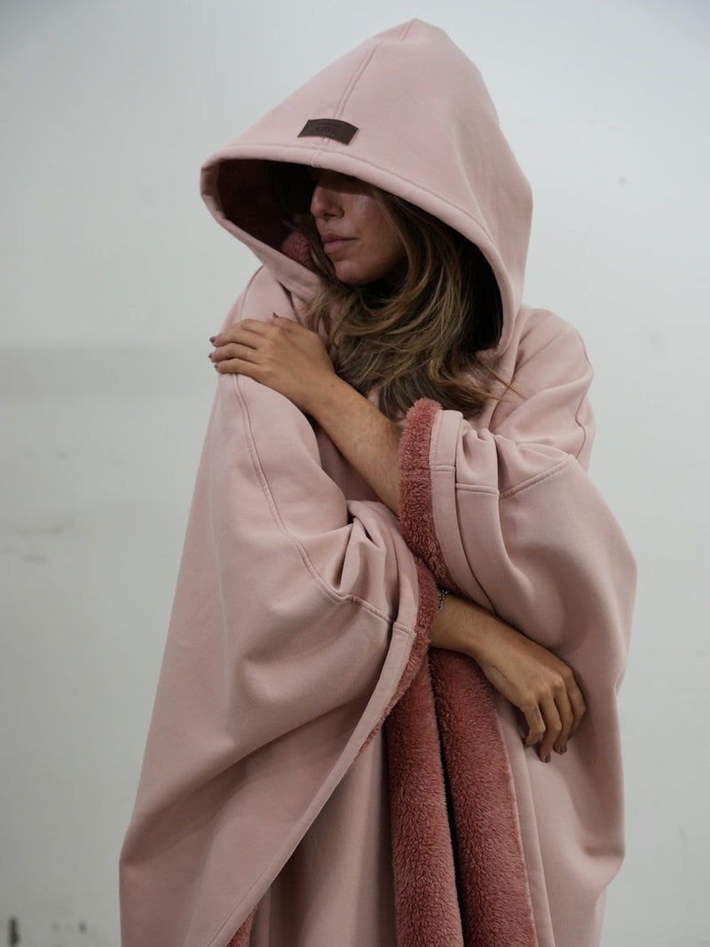 Luxe Luxury Fleece Poncho with Hood for Ultimate Warmth and Comfort
