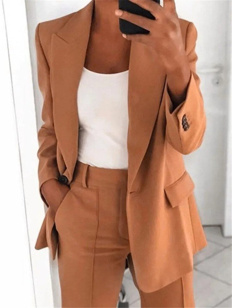Elegant Tailored Women's Blazer Set for Versatile Sophistication