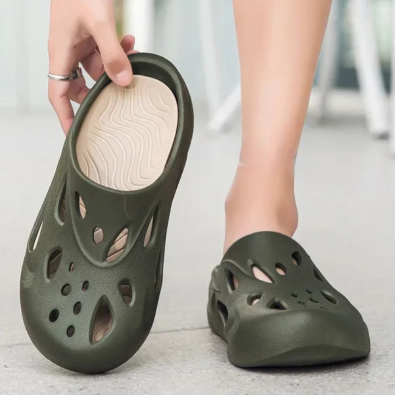 Noa Cushioned Slippers
